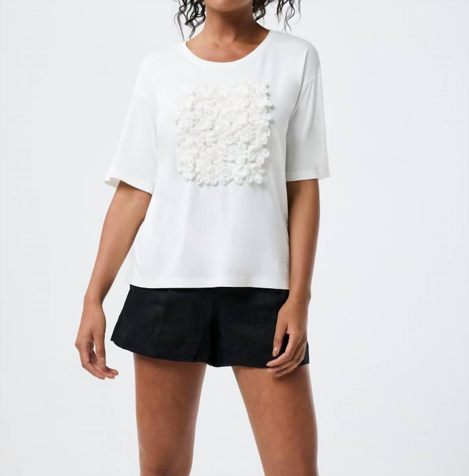Leo Ugo - Magda Flower Center Tee