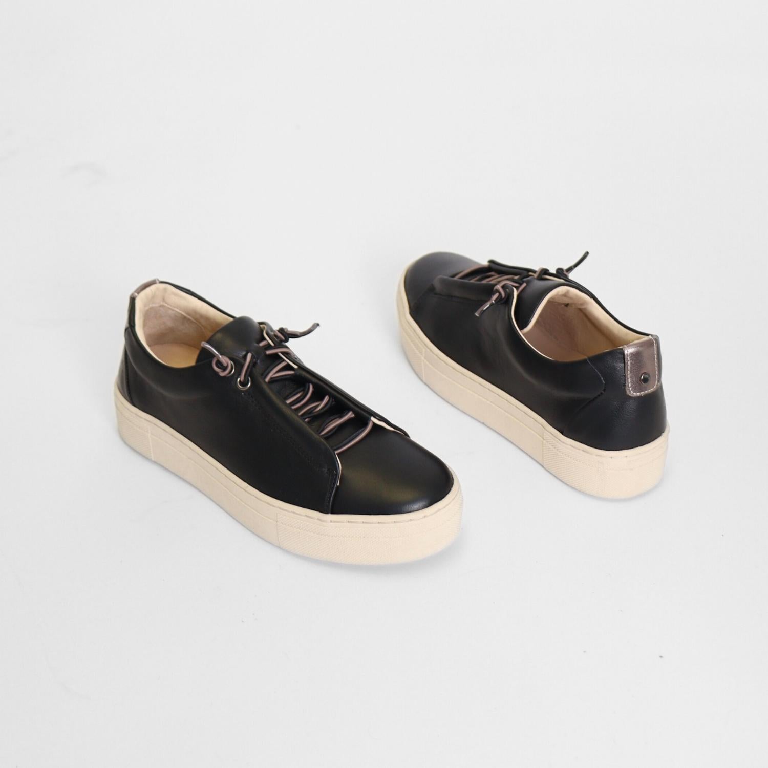 Ateliers Women's Versa Leather Sneaker in black - women's sneaker - detail view