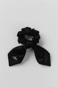 Alo Yoga - Airlift Rhythm Scrunchie