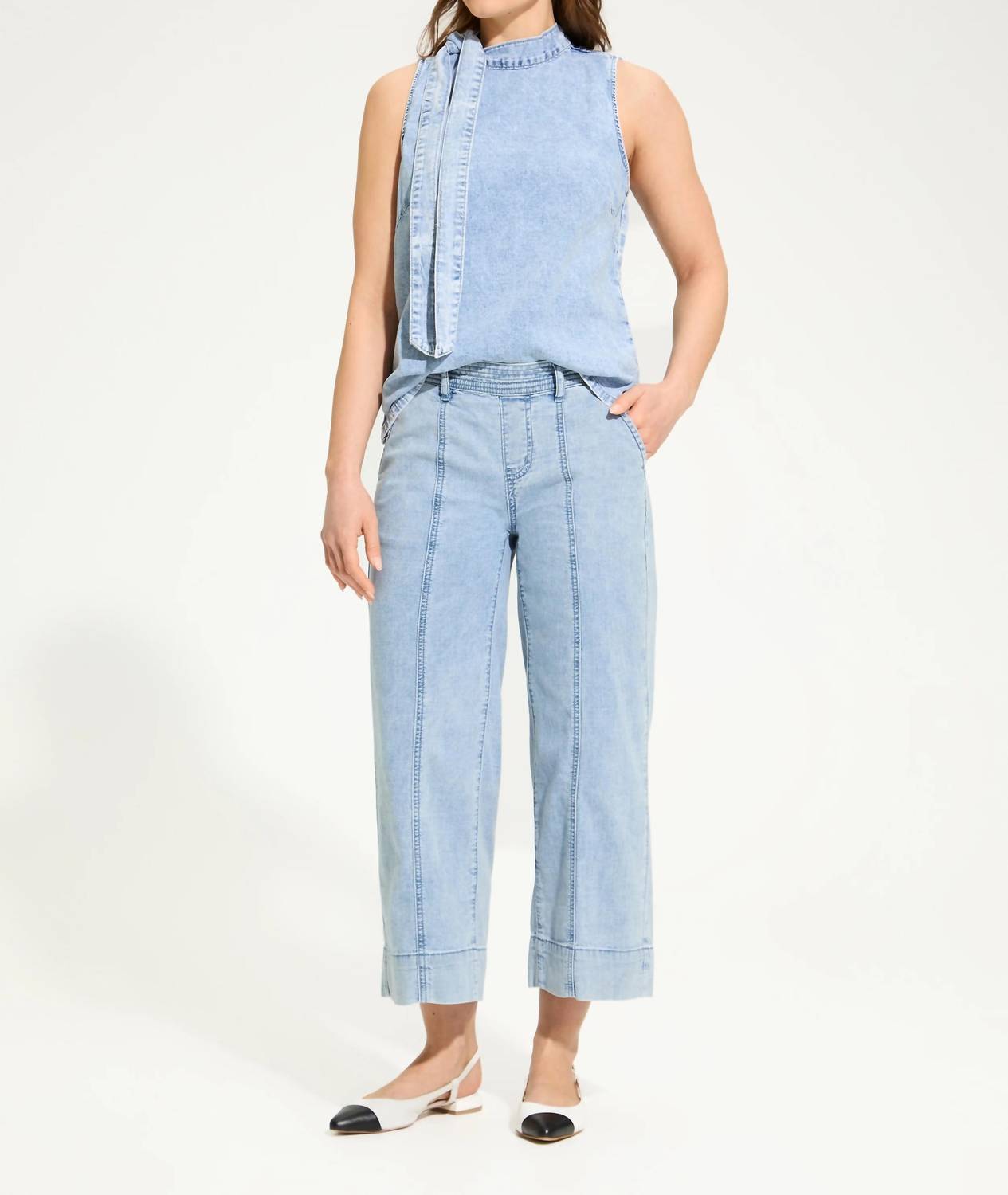 FDJ Peg Pull-on Wide Crop Trousers in powder wash - women's pants