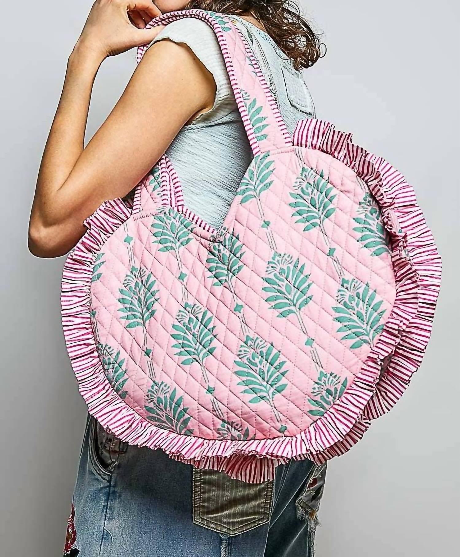 Pol - Heart Shaped Ruffle Edge Quilted Tote Bag