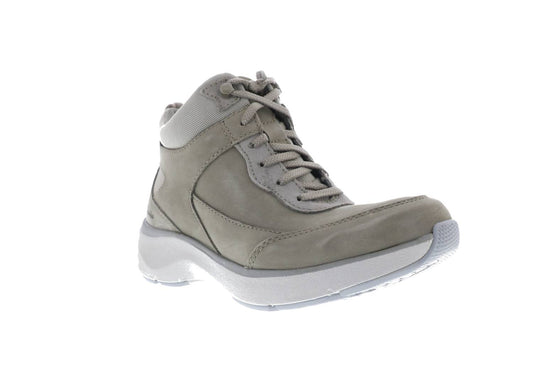 Clarks - Women's Wave 2.0 MID Boots