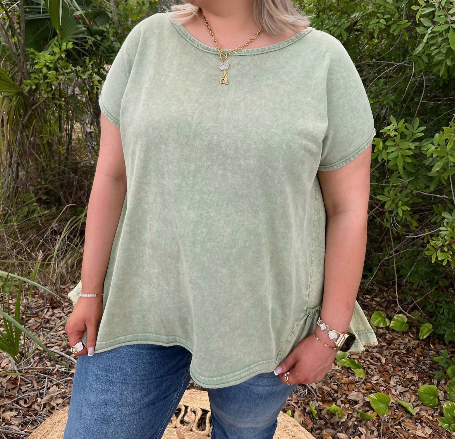 Easel - Ruffle Bottom Top