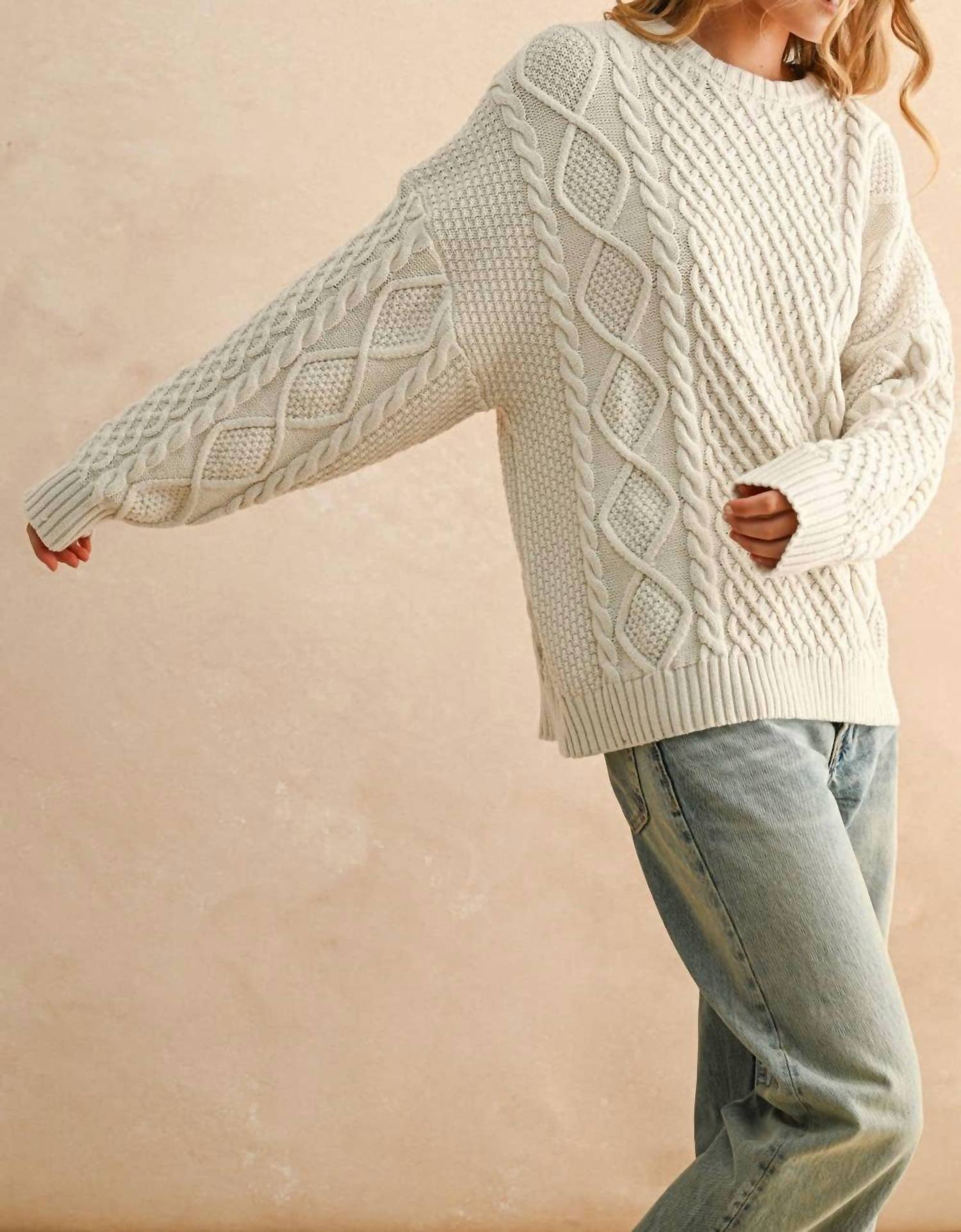 Miou Muse - Round Neck Cable Knitted Sweater