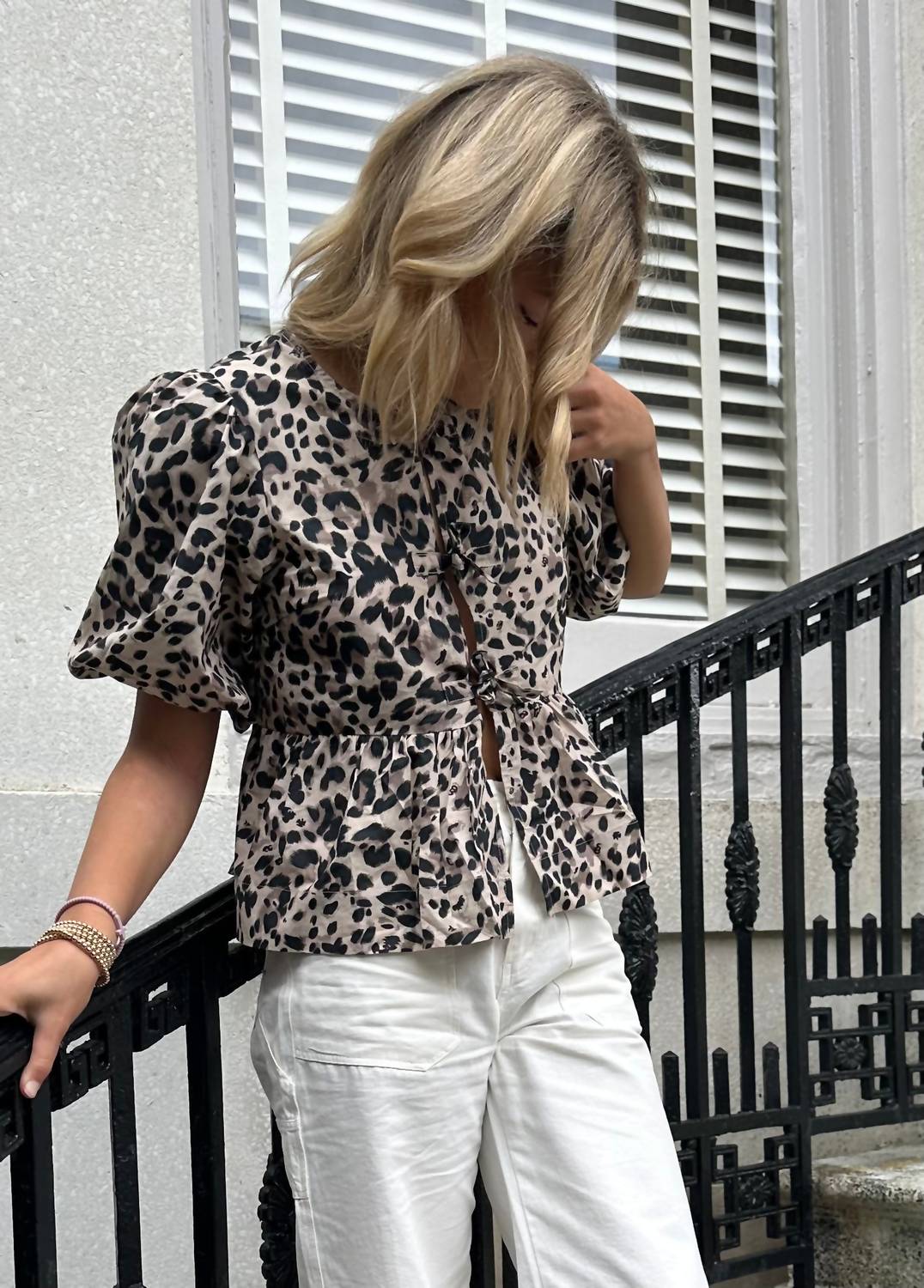 Mable - Peek A Bow Top