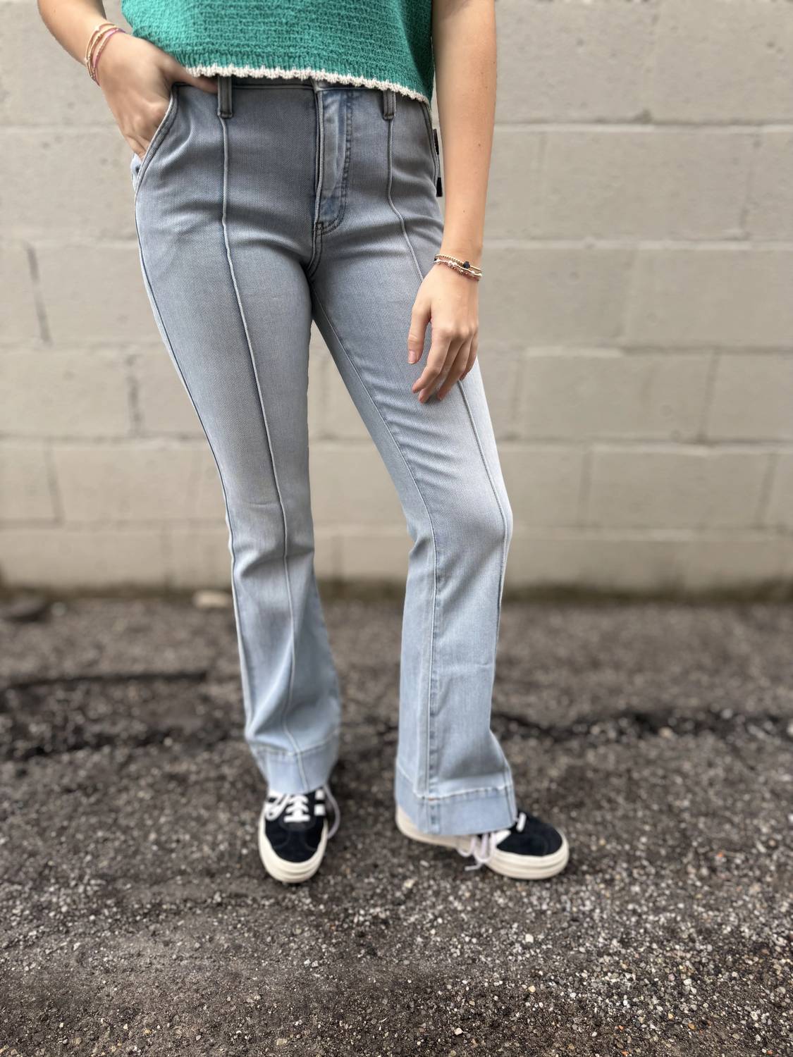 Kut From The Kloth - Women's Ana Ab Fab Flare Jeans With Pintuck