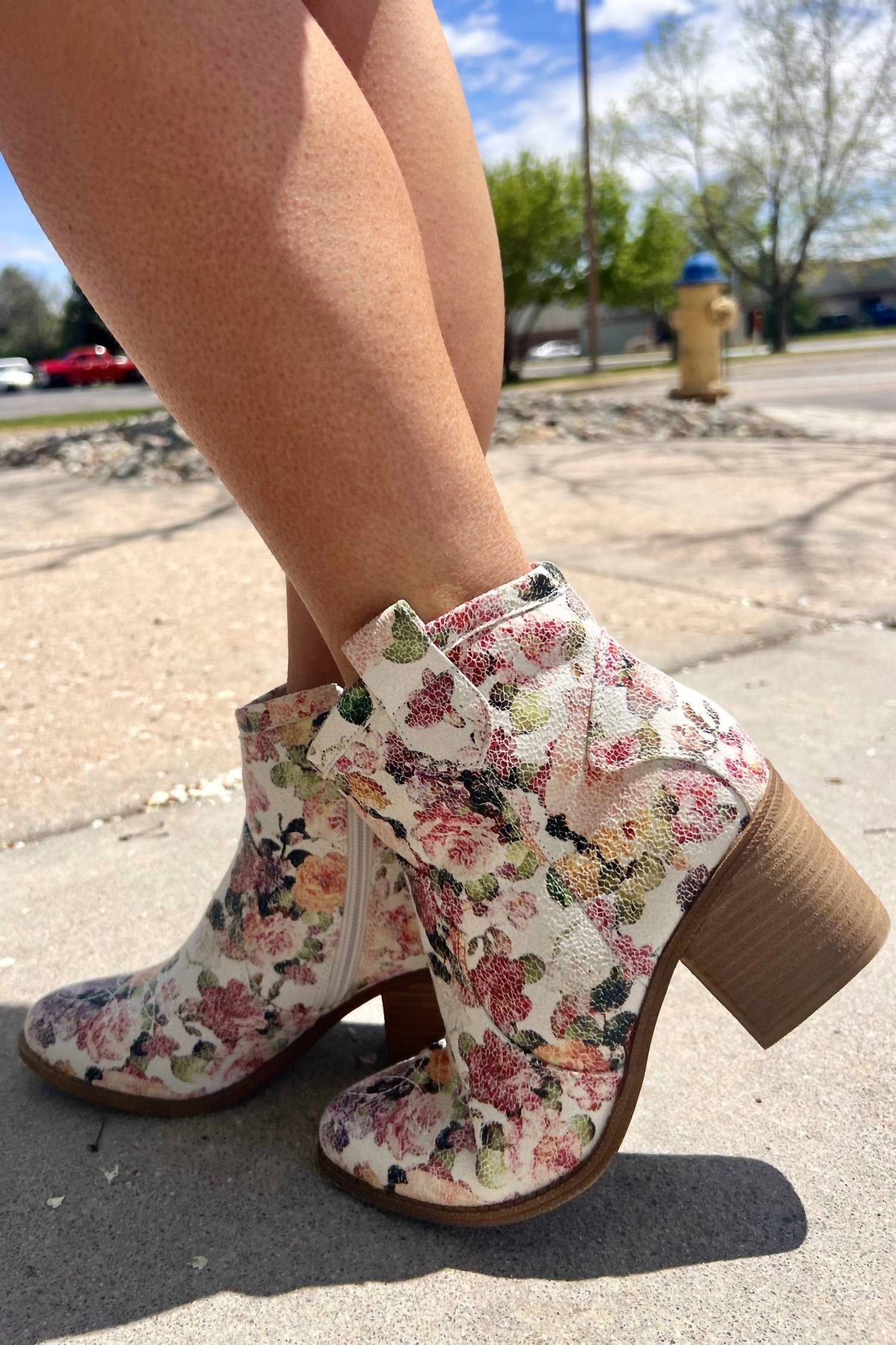Chinese Laundry - Shania Floral Bootie