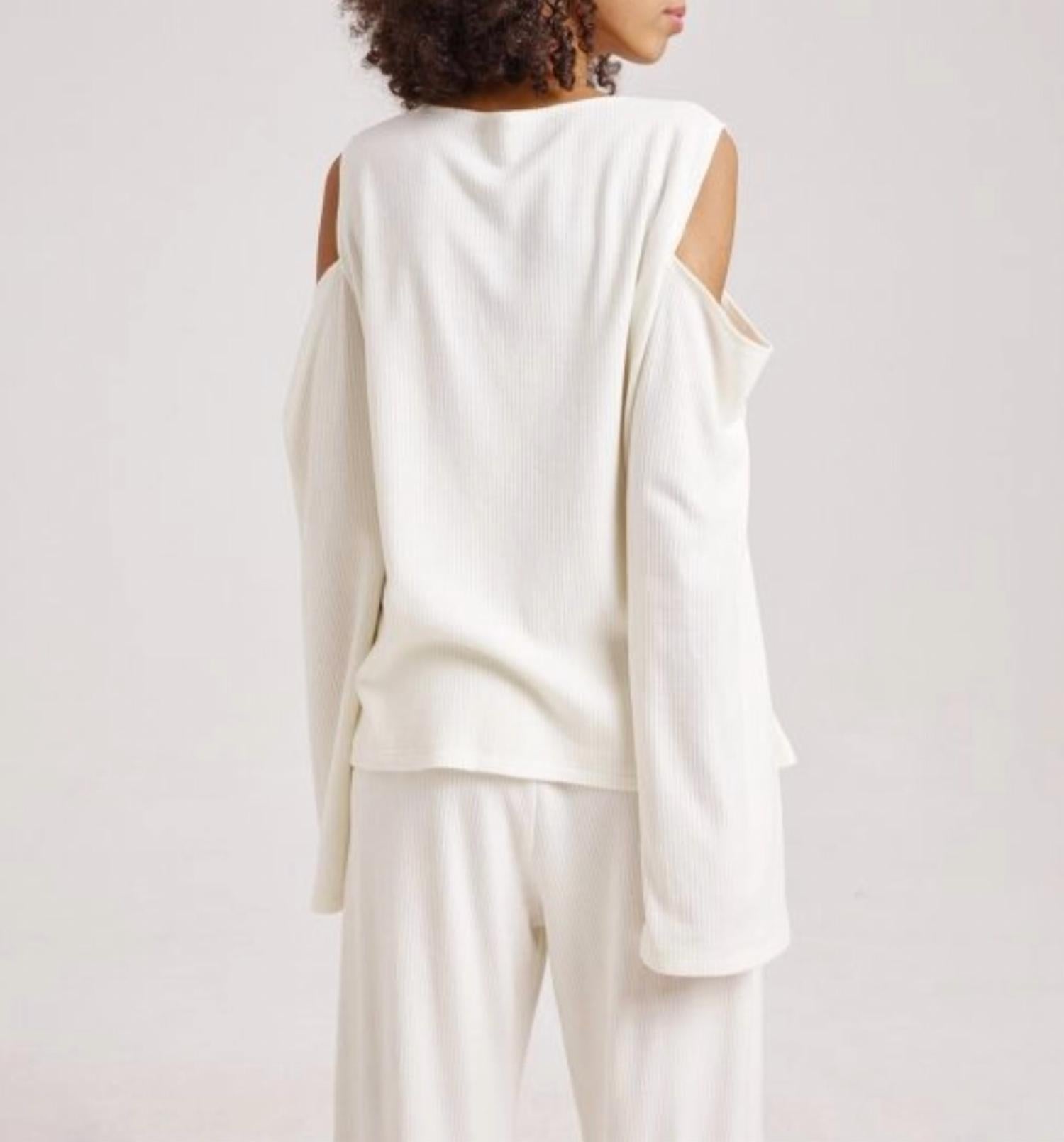 RIBBED COLD-SHOULDER TOP