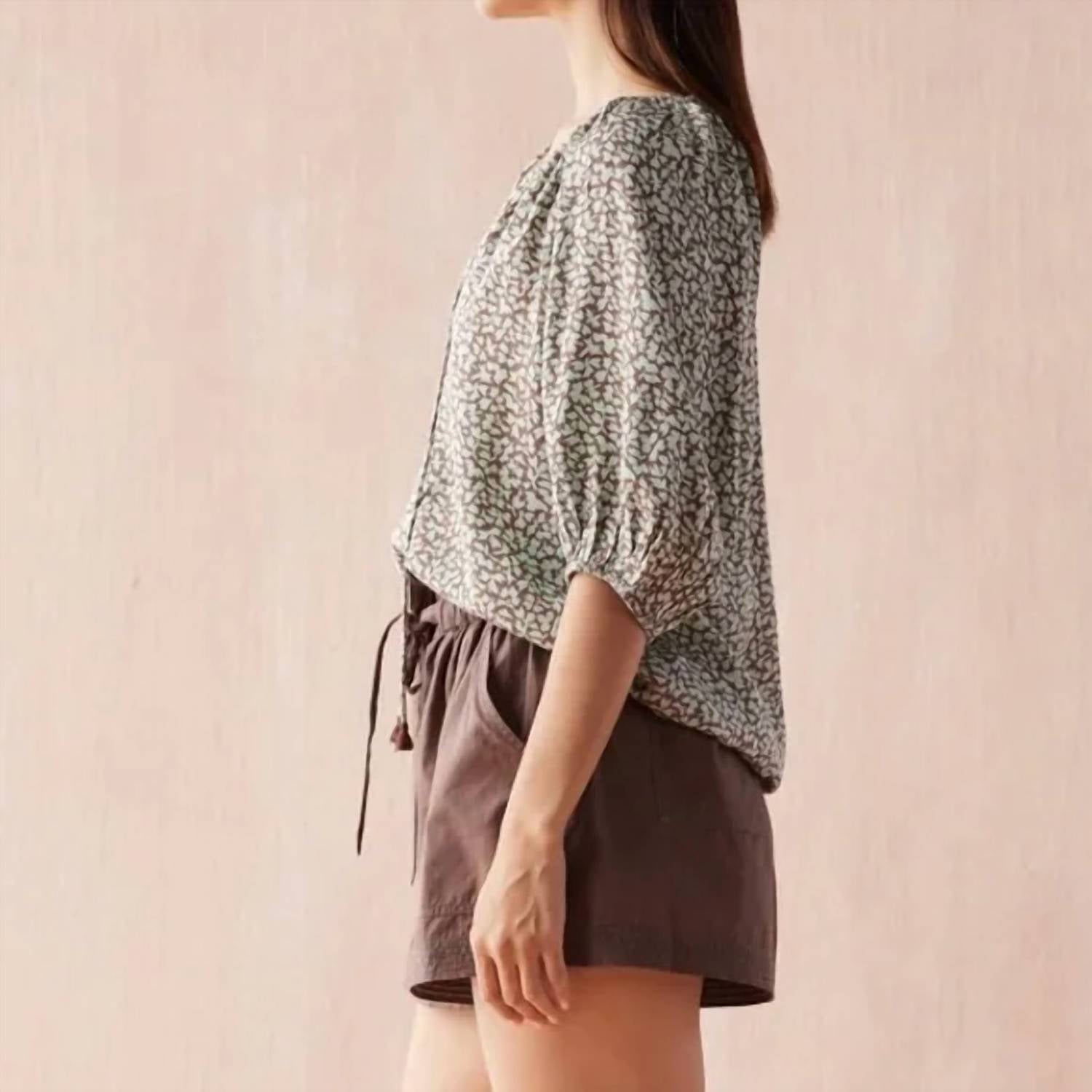 Omika - Isla Elastic Sleeve Blouse