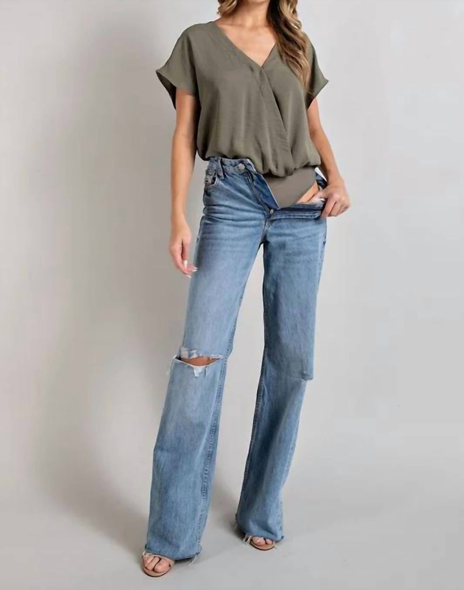 Ee:Some - Be Present V-Neck Bodysuit