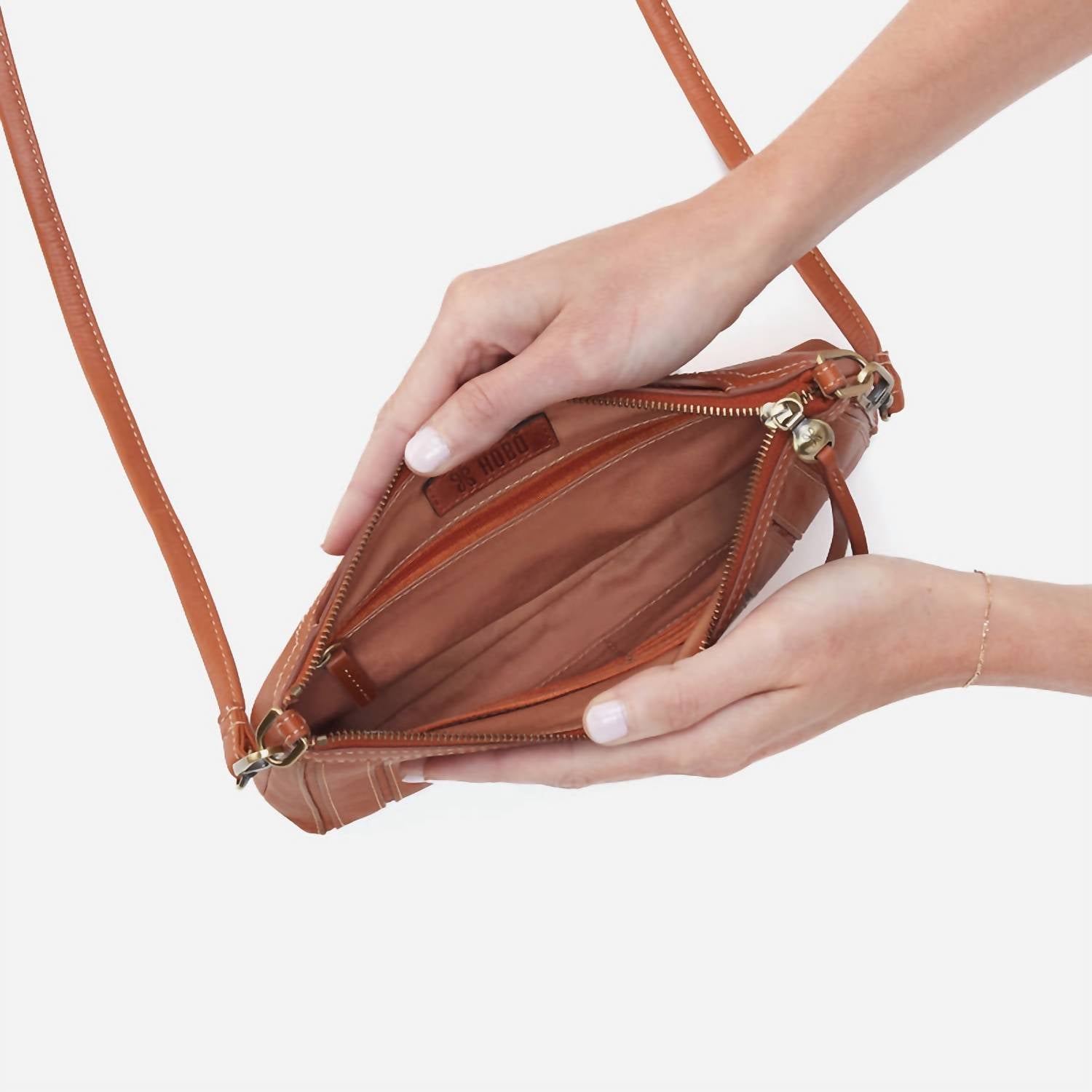 Hobo - Darcy Crossbody