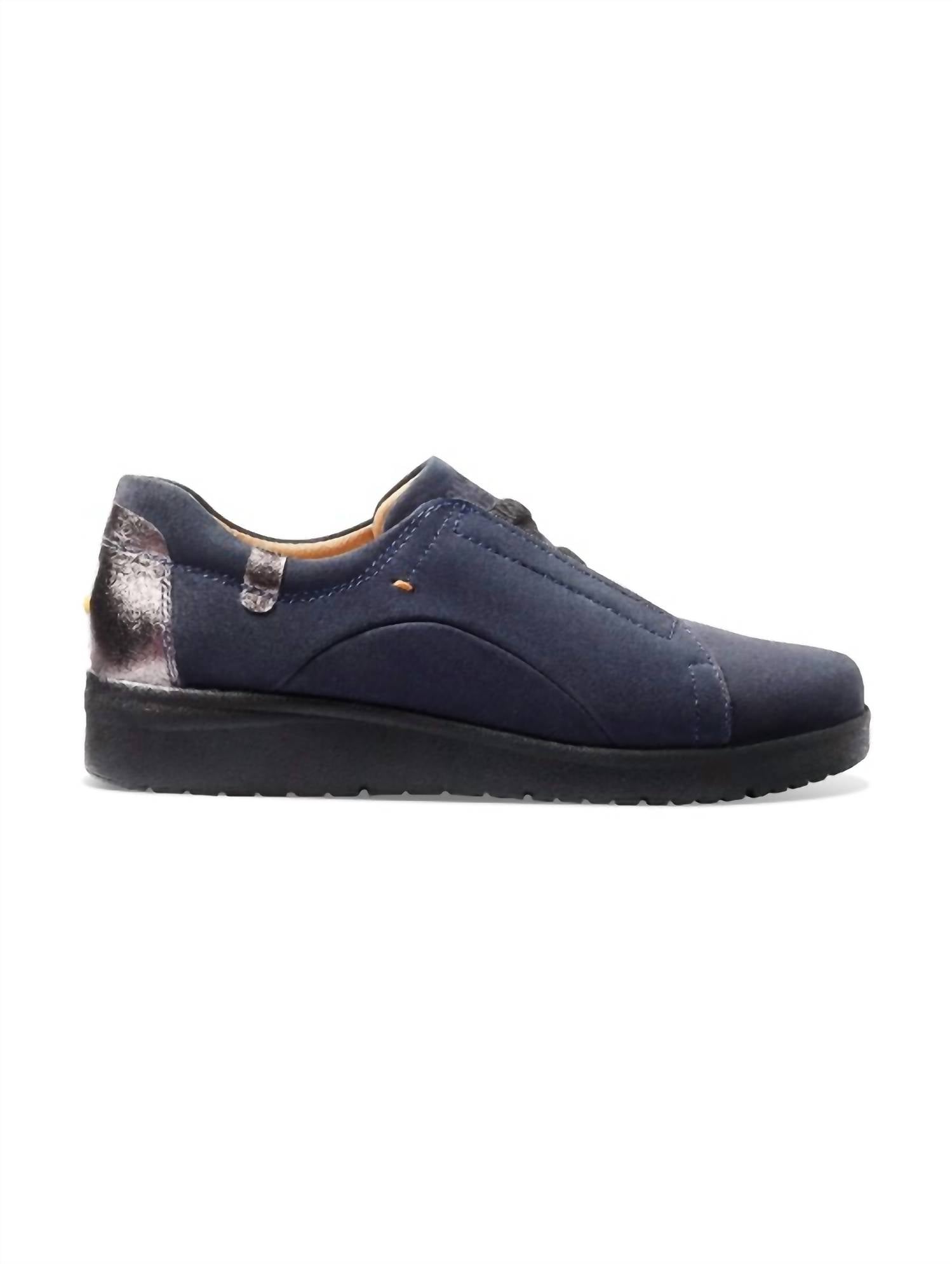 Samuel Hubbard Women's Featherlight Marin Gore-laces Shoes in navy - women's sneaker - detail view
