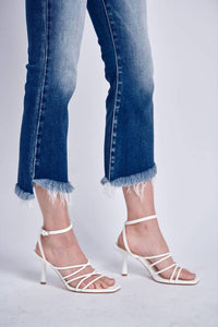 Artemis Vintage - Women's Frayed Hem Jeans