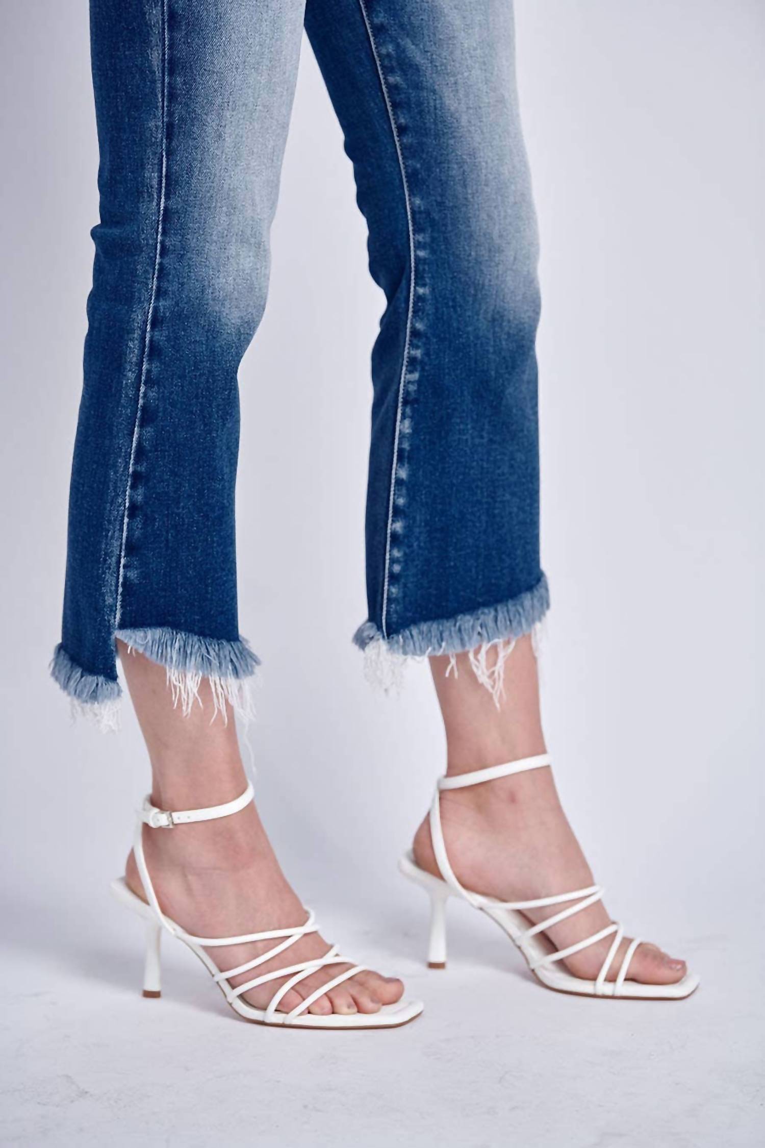 Artemis Vintage - Women's Frayed Hem Jeans