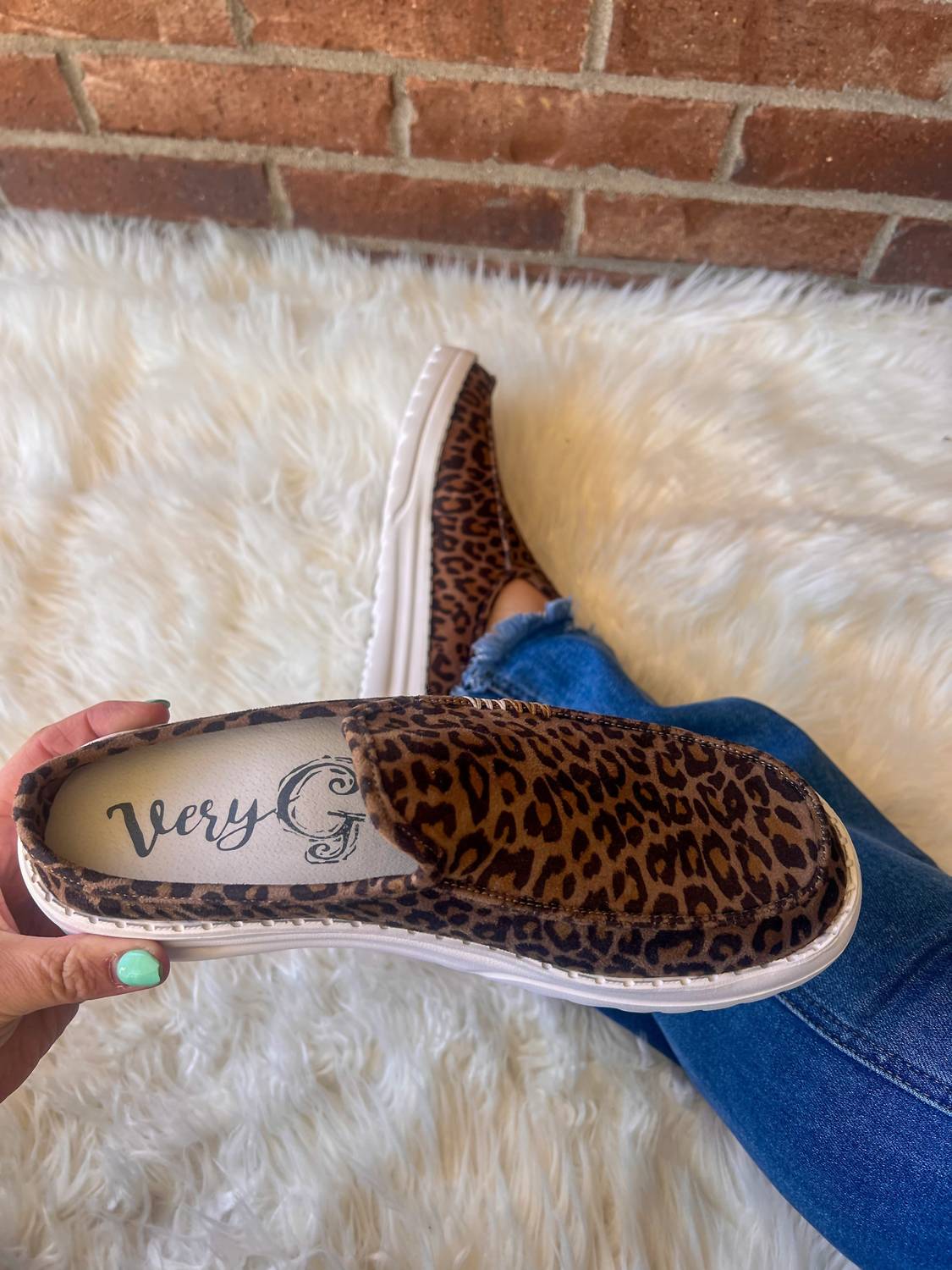 Very G - Women's Brisas Slip On Sneakers