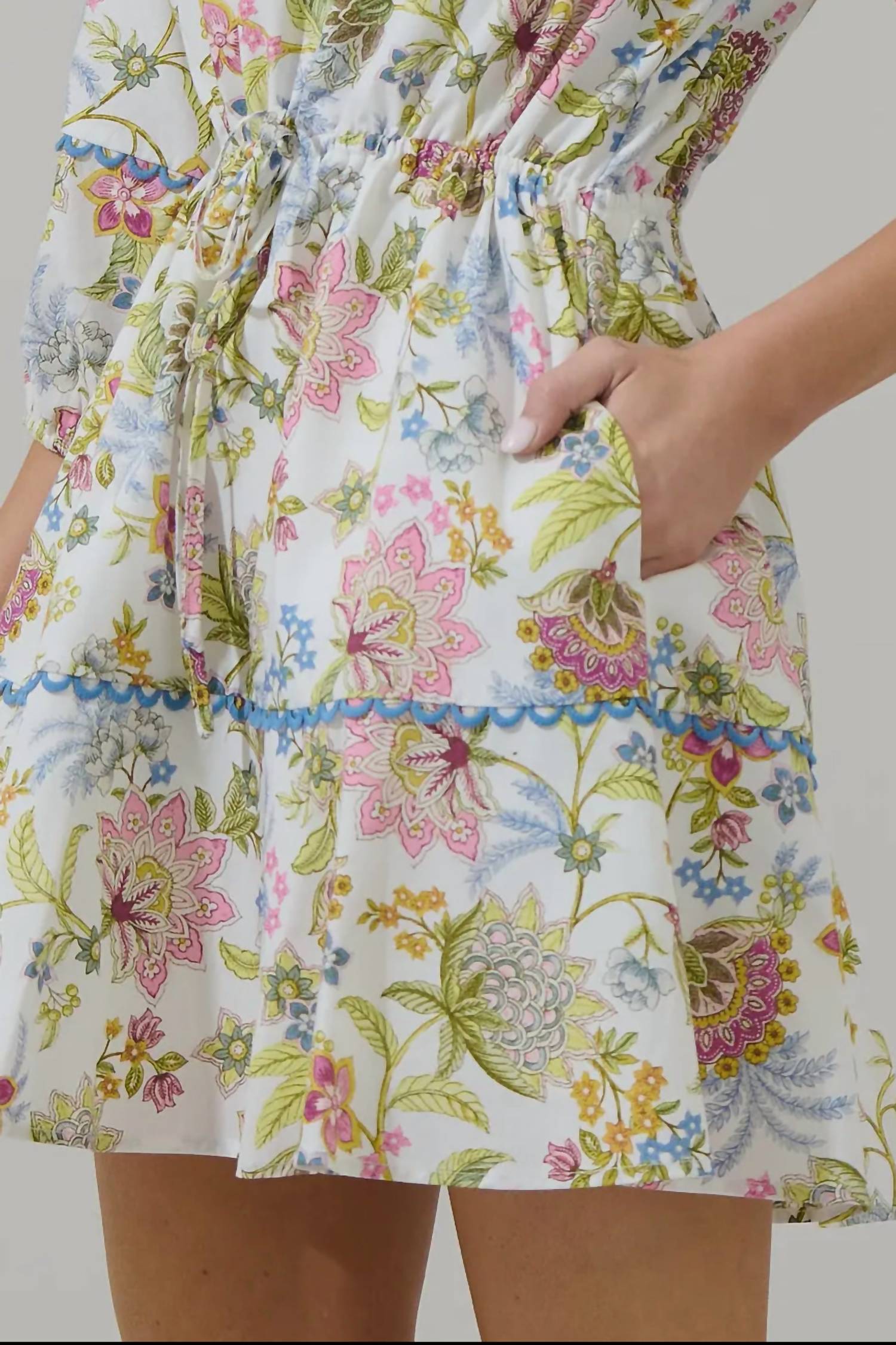 Sugarlips - Pany Floral Darrian Split Neck Mini Dress