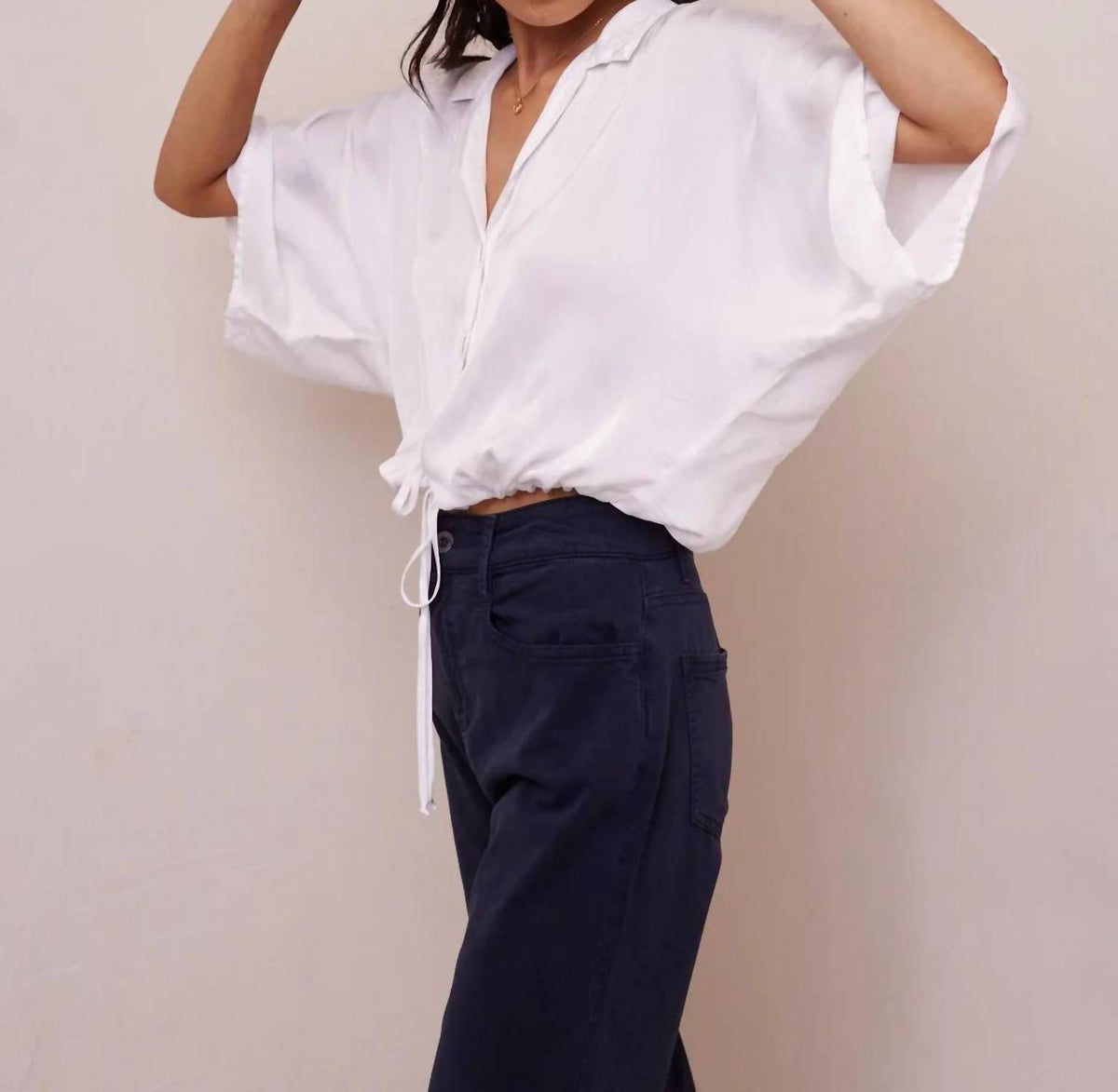 Bella Dahl - FLOWY TIE BUTTON WAIST SHIRT