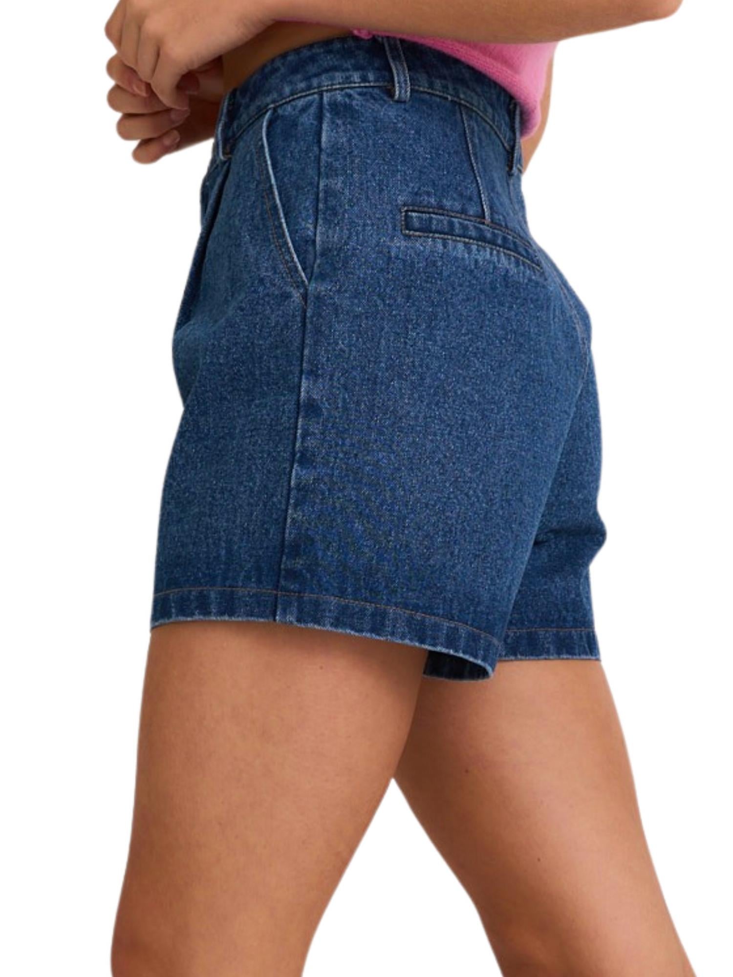 LE LIS Mom's Fav Denim Short in blue - women's shorts - detail view