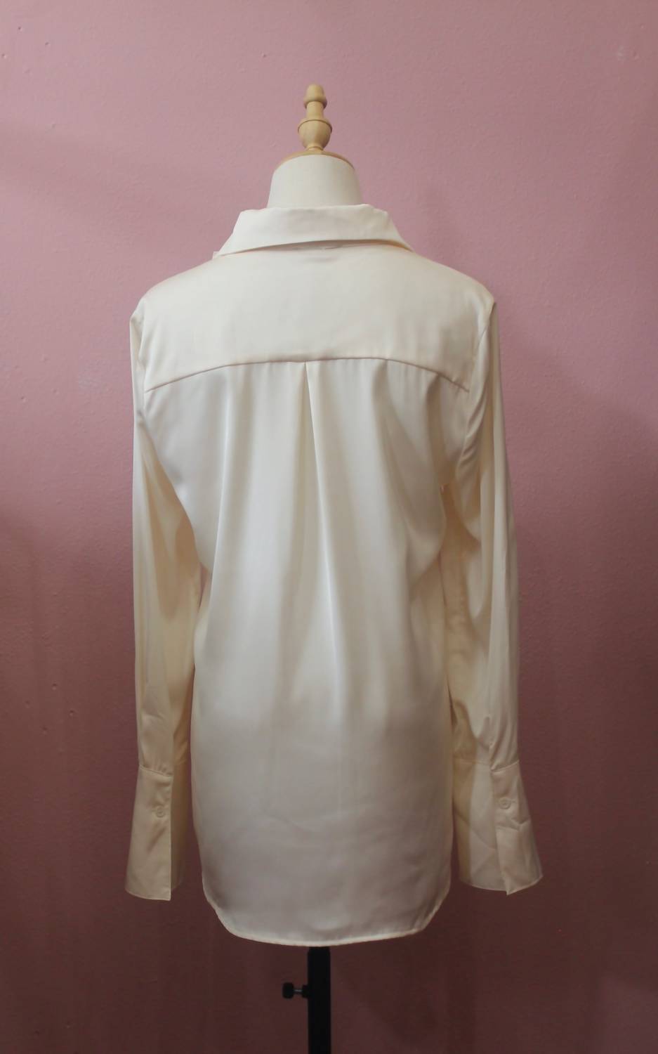 CHOKLATE PARIS Women's Léa Satin Shirt in ecru 1 - women's shirt - detail view