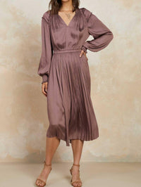 current air V-NECK LONG SLEEVE MIDI DRESS WITH SMOCKED CUFFS AND RUFFLE DETAILS in mauve - women's dress - detail view