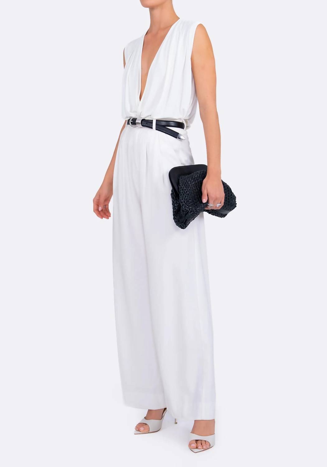 Nonchalant Label - Jenna Sleeveless V-neck Top