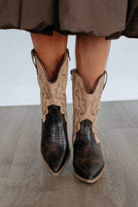 Corkys Footwear - Women's Somebody's Problem Western Boot