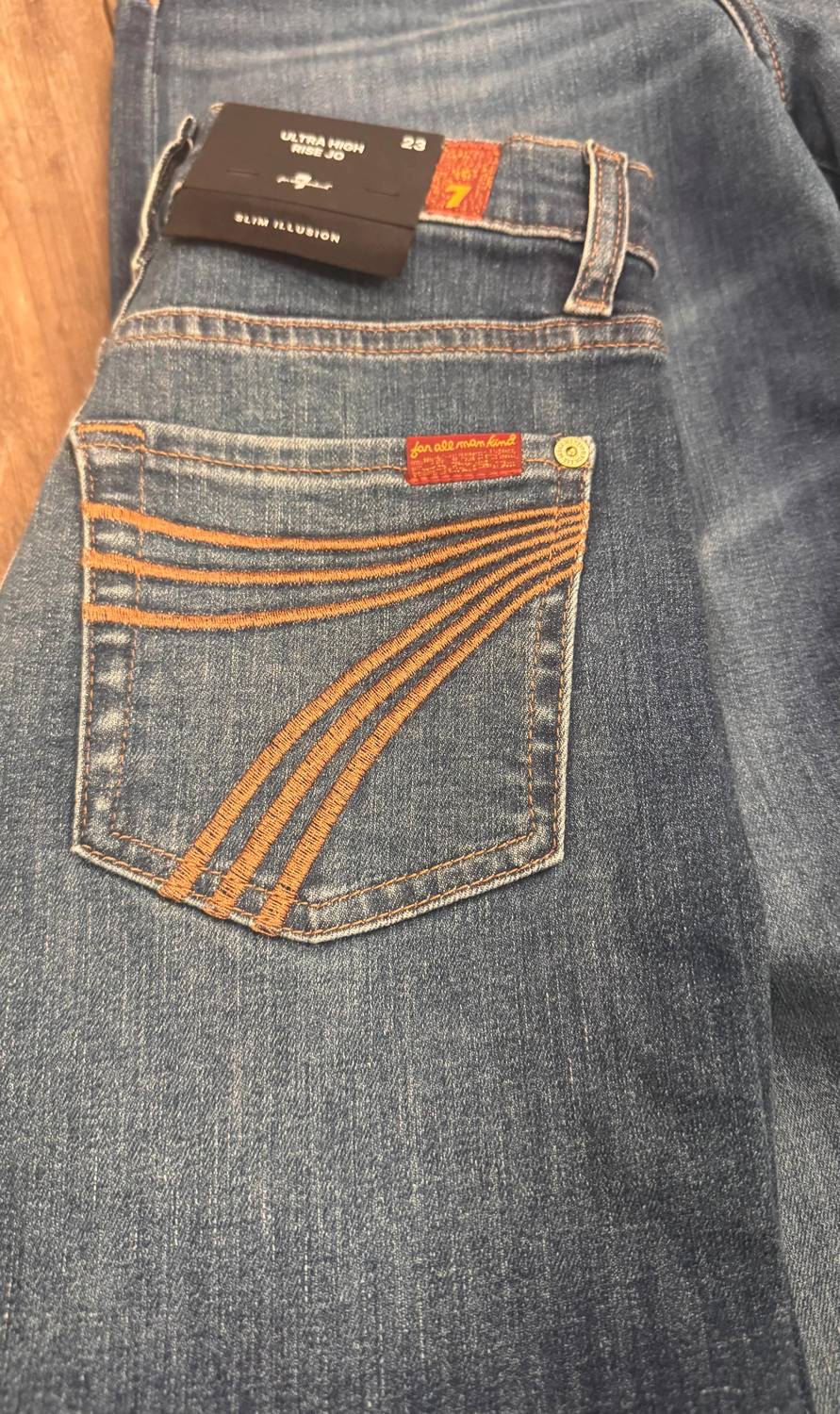 7 For All Mankind - Slim Illusion Ultra High Rise Jeans