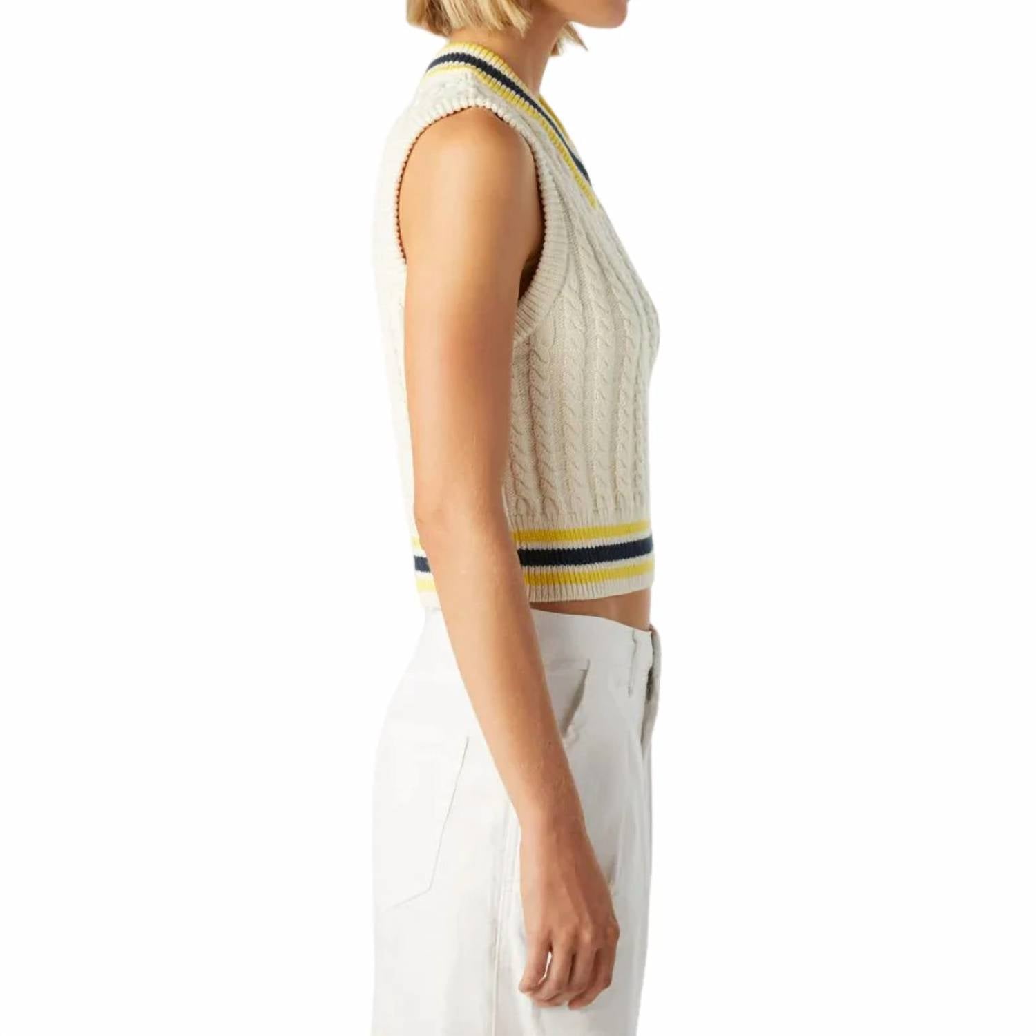 Amo - Selma Sleeveless V-neck Sweater