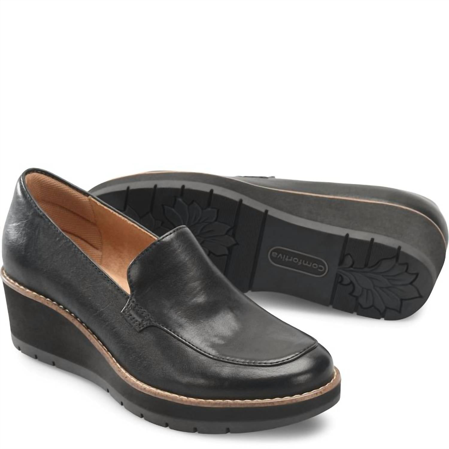 Comfortiva Women's Farland Loafers in black - women's flats