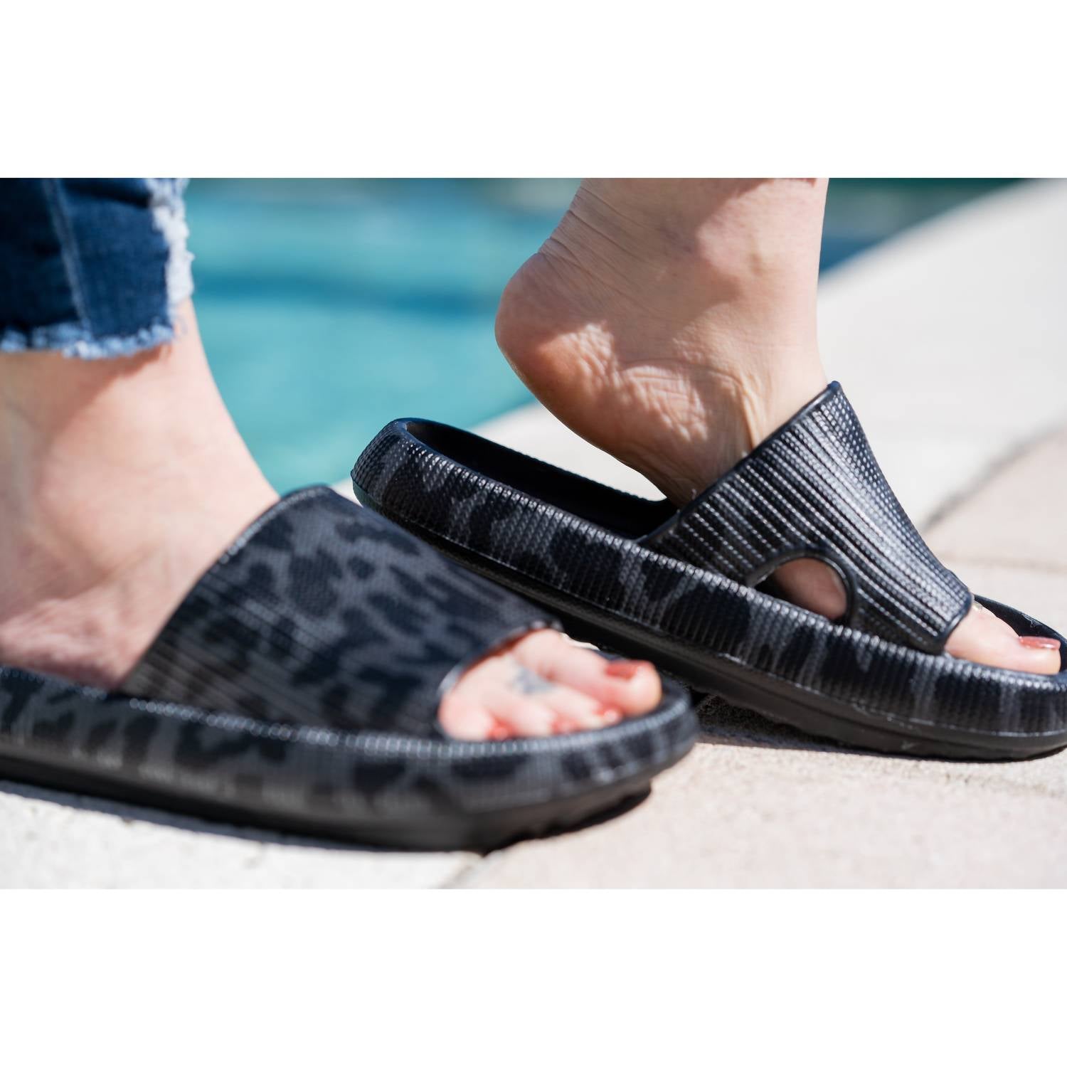 Julia Rose - Women's Leopard Slides