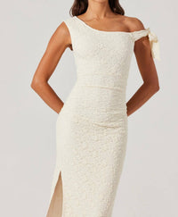 Astr - Emely Off Shoulder Midi Dress