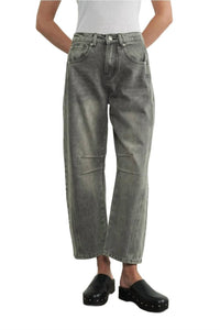 Aaron & Amber - Relax Barrel Jean