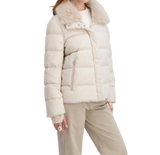 Tahari - Short Quilted Puffer Jacket With Faux Fur Collar & Detachable Hood