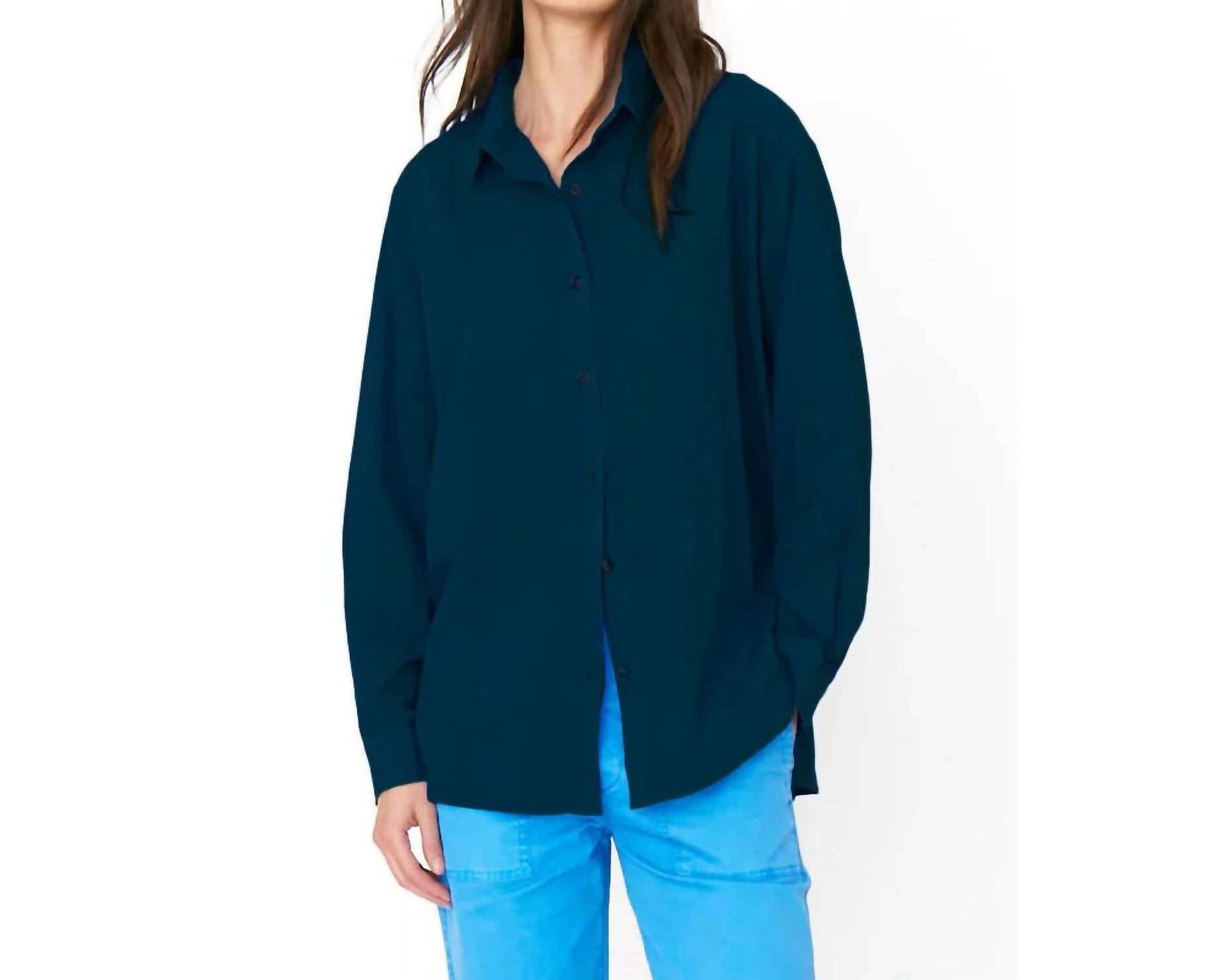 KULE Women's The Blanca Top in navy - women's shirt