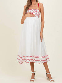 Blu Pepper - Floral Embroidery Scalloped Midi Dress