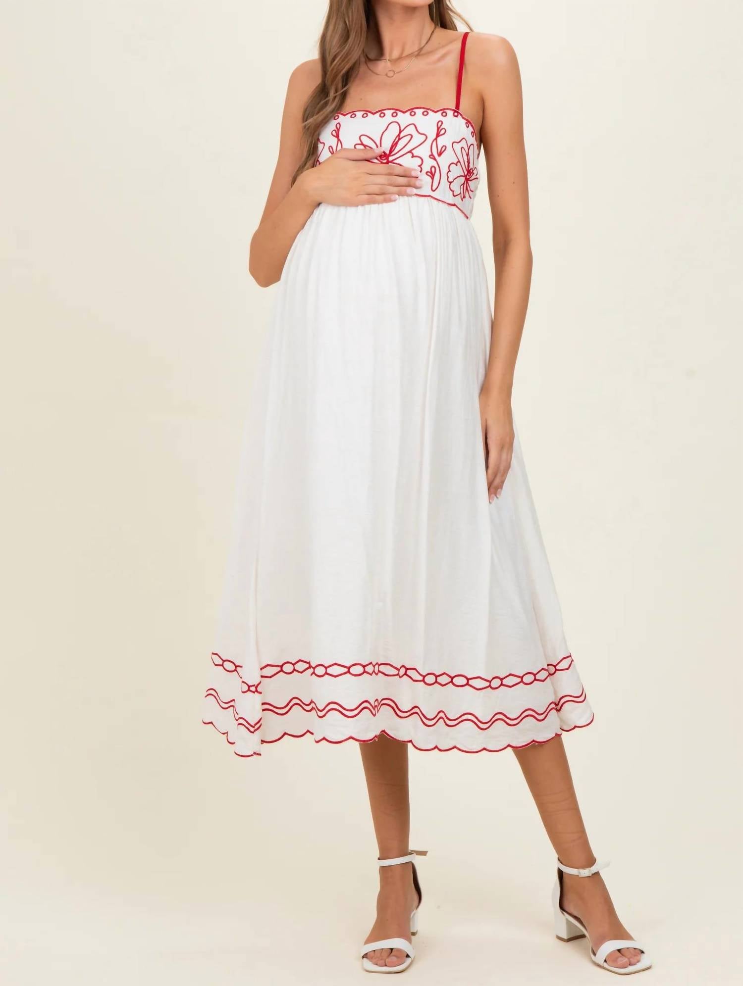 Blu Pepper - Floral Embroidery Scalloped Midi Dress