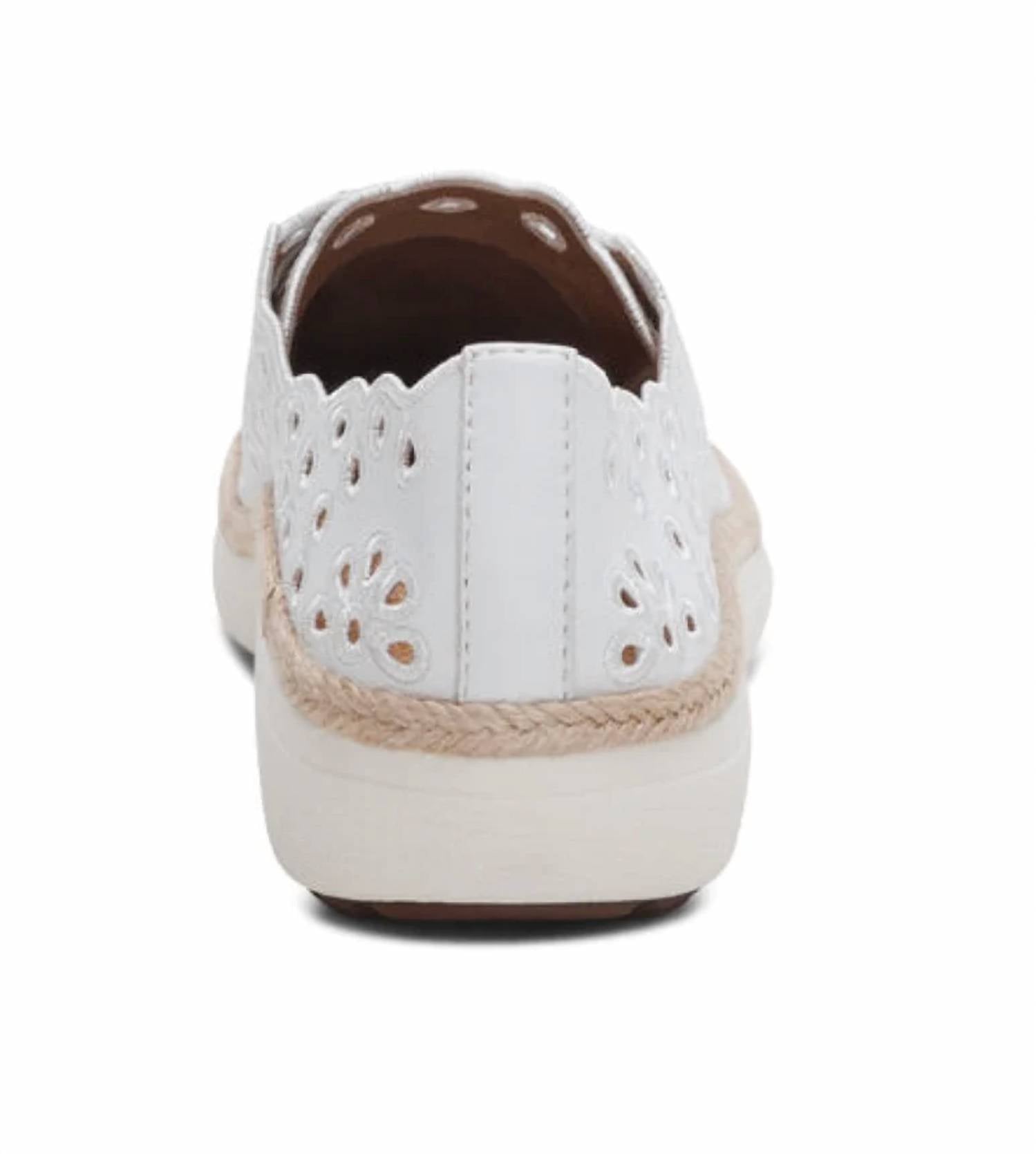 Aetrex - Women's Charlotte Lace Up Sneaker