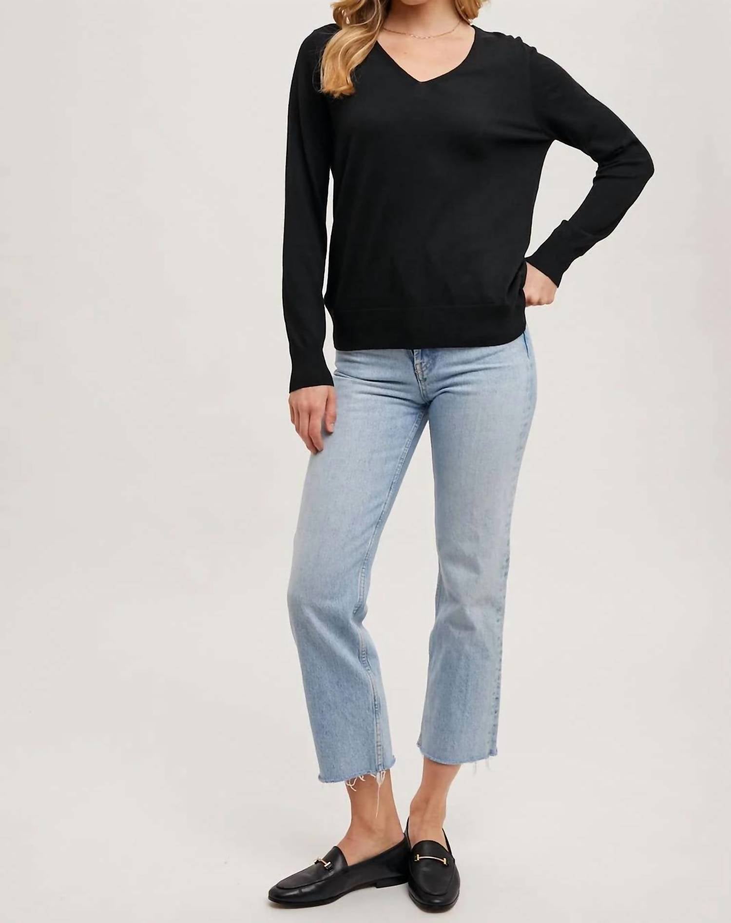 Bluivy - V-neck Knit Long Sleeve Sweater