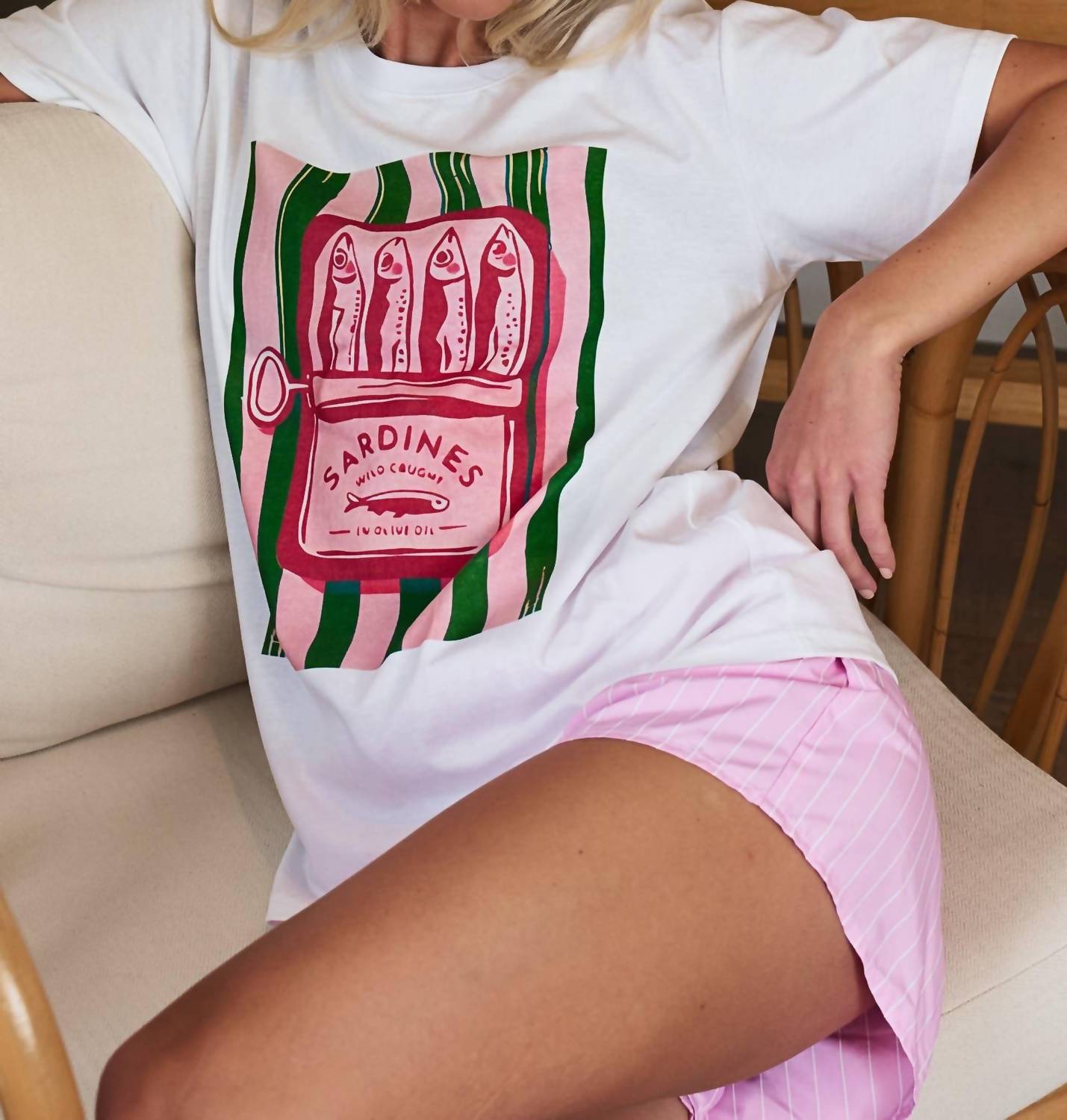 Urban Daizy Sardine Graphic Tee in white - women's t-shirt - detail view
