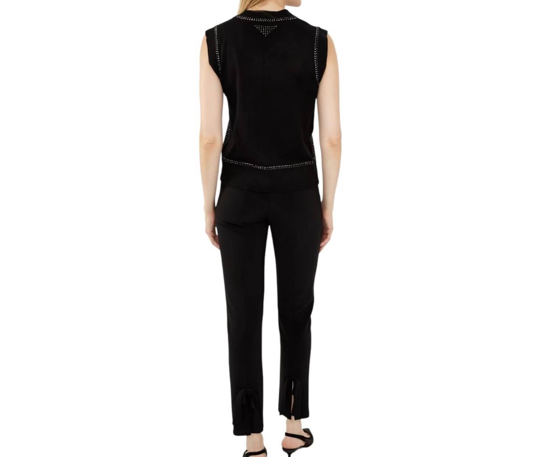 Frank Lyman - Chic Sleeveless Pullover Top