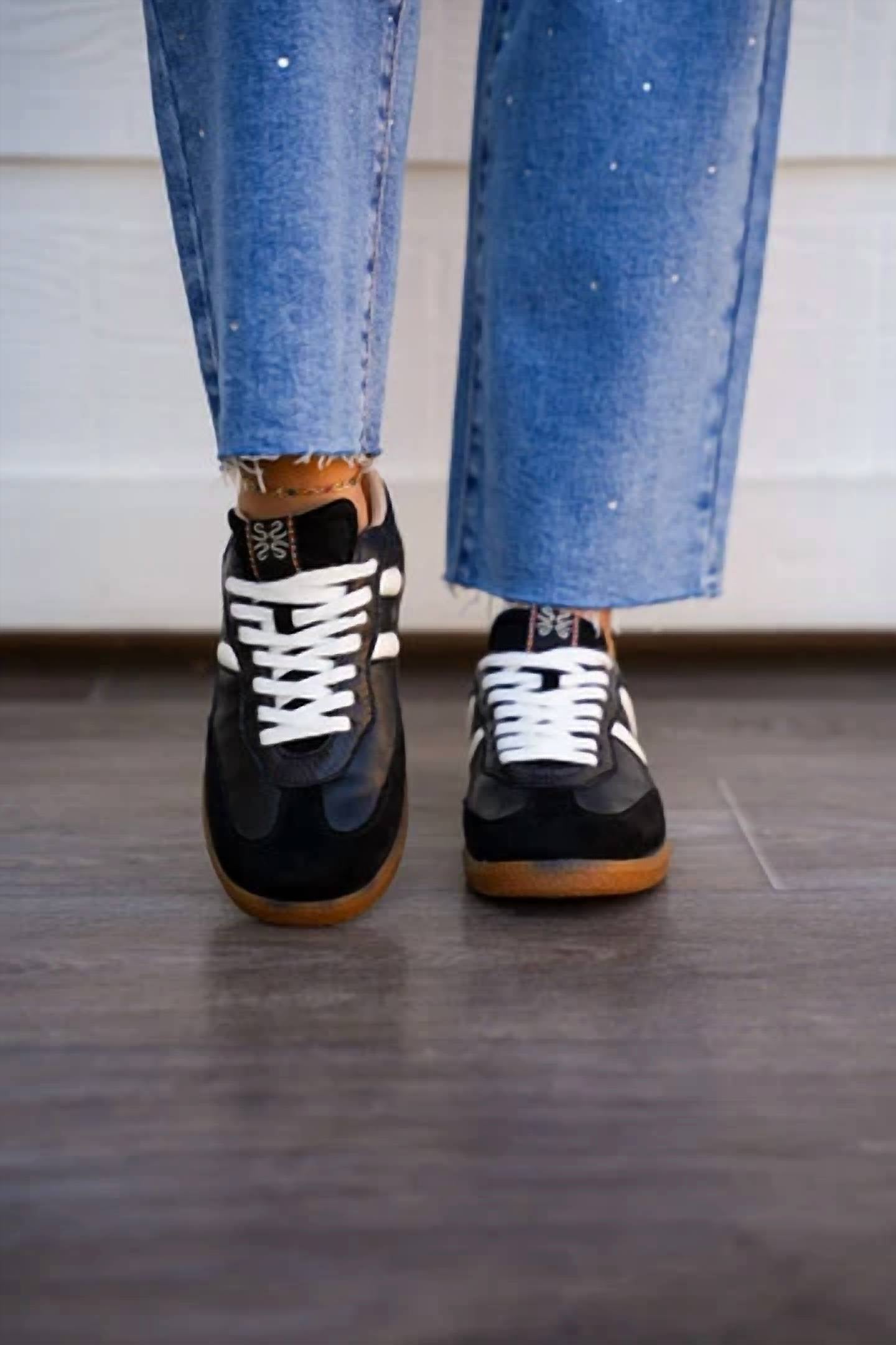 Shu Shop - Women's Renee Sneaker