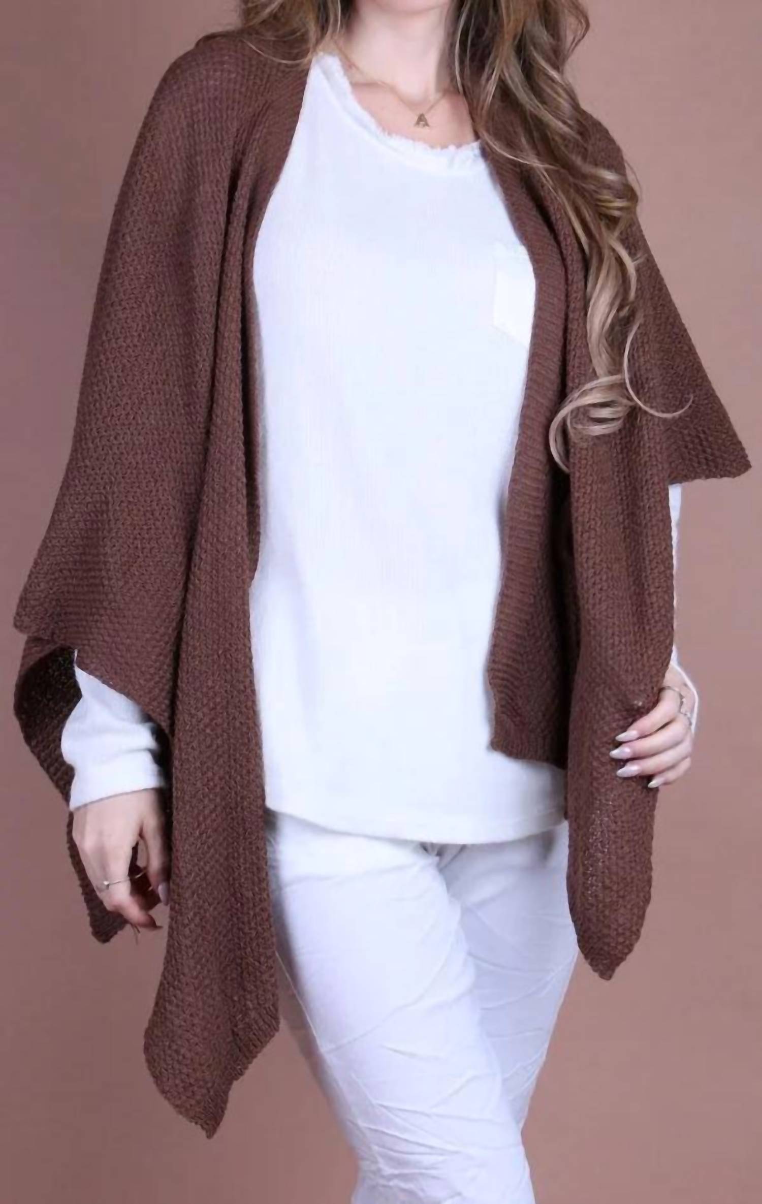 GIGI MODA Mantello Wrap in chocolate - women's scarf - detail view