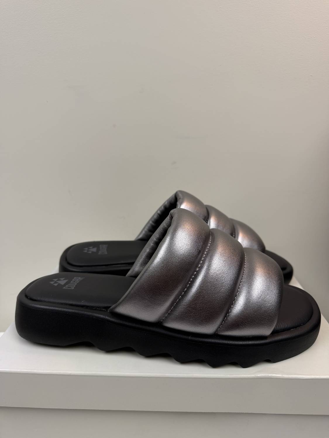 Cougar - Women's Leather Water-repellent Sandal