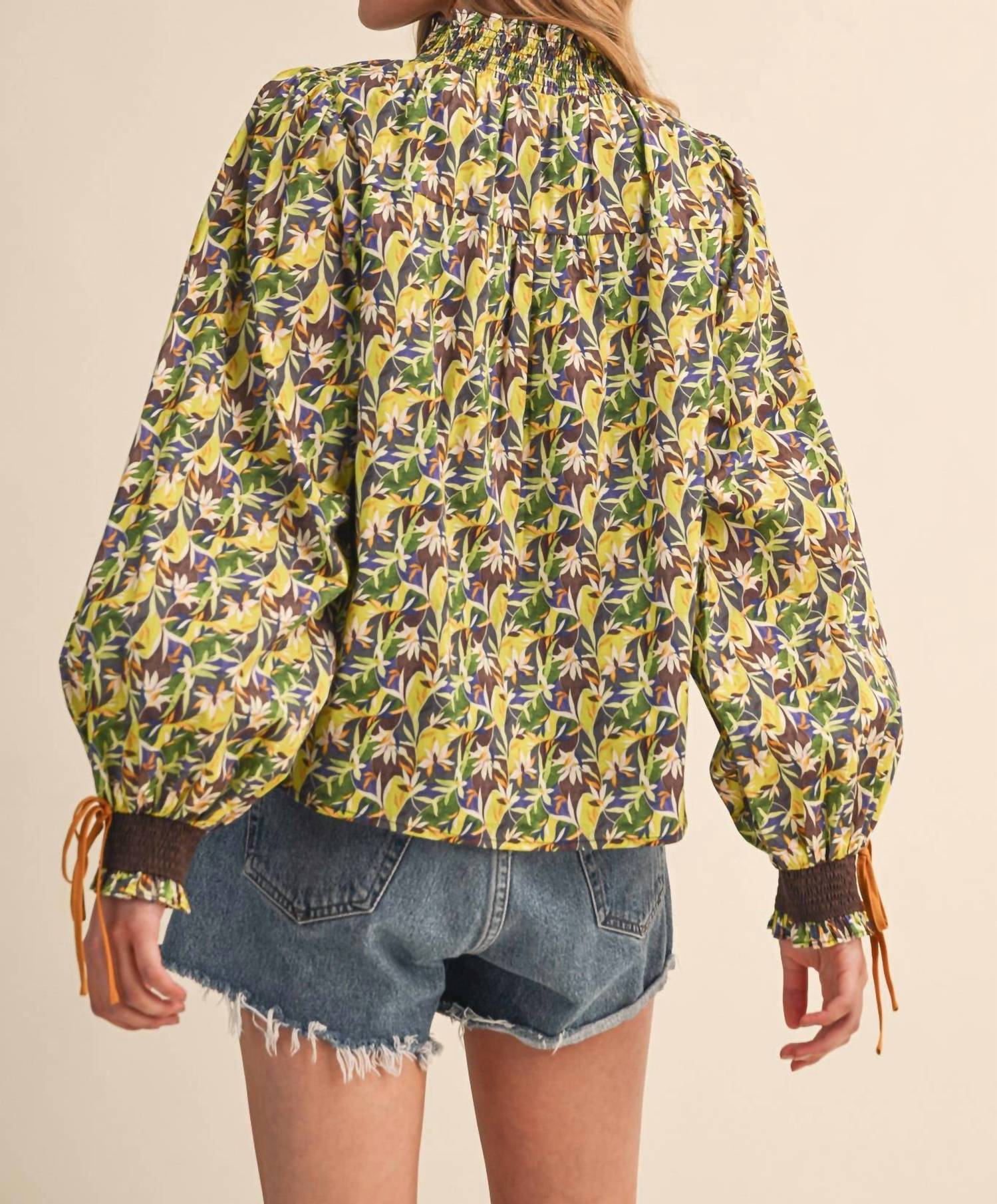 &Merci - Contrast Neckline Smocked Puff Sleeve Top