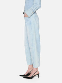 FRAME Twisted Jean in never - women's jeans - detail view