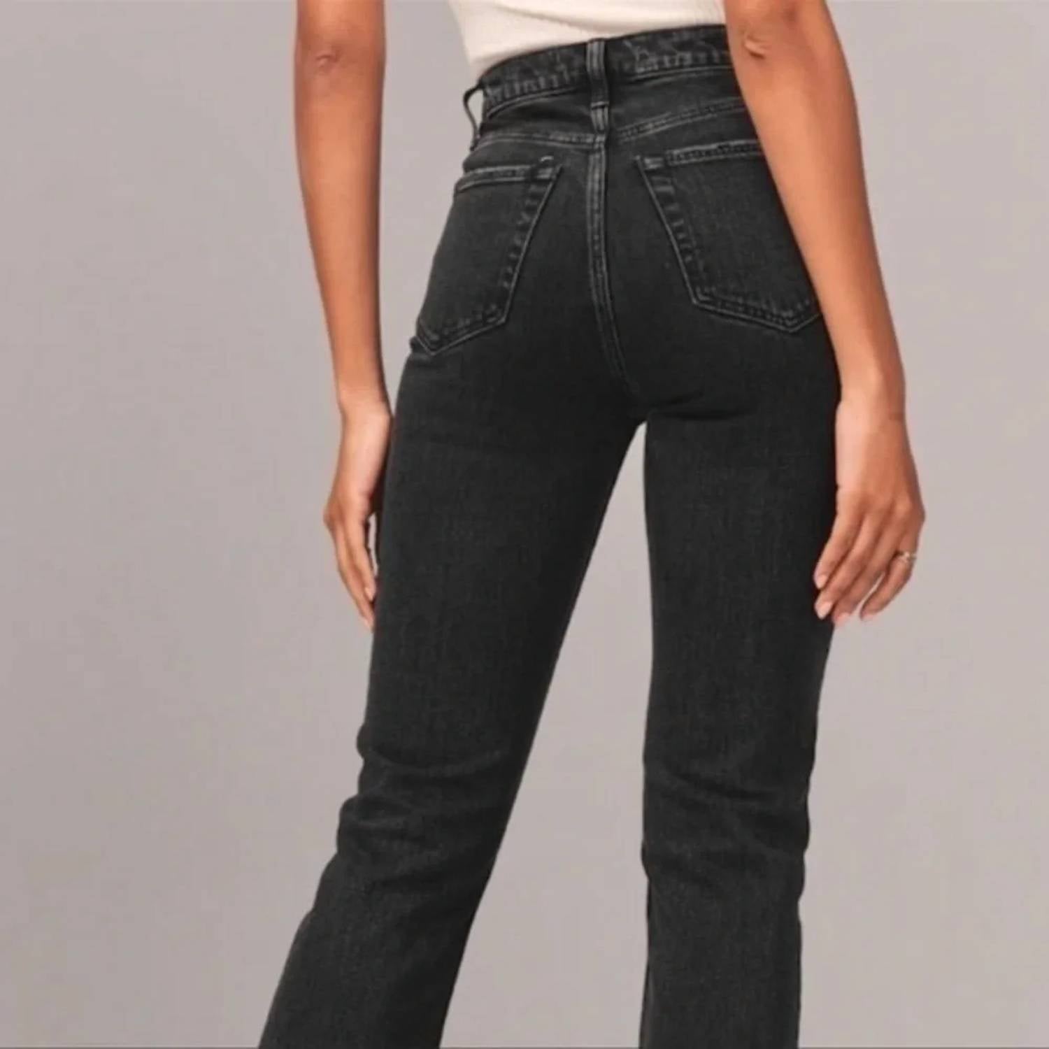 Abercrombie & Fitch - Women's Ultra High Rise Ankle Straight Jeans
