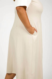 Maggy London - Scuba Midi Dress