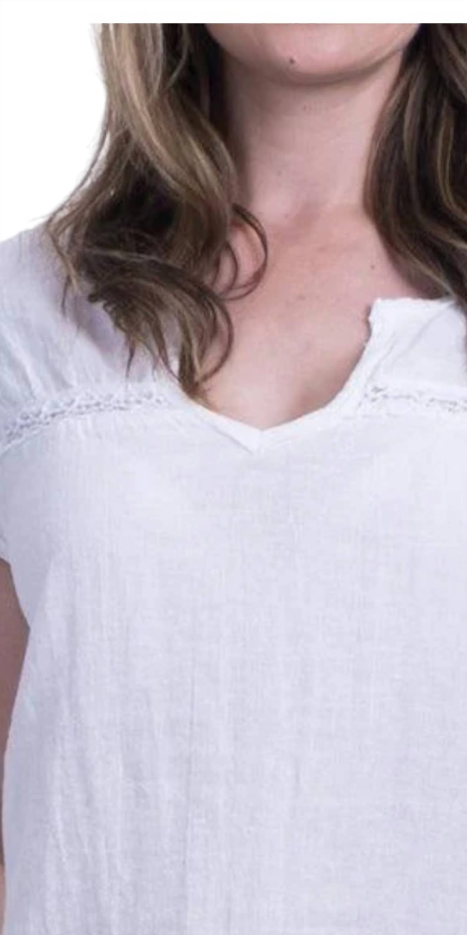 Gigi Moda - Fiona V-Neck Tee
