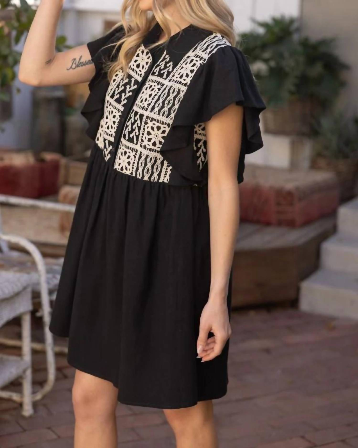 Voy - Ruffle Sleeve Dress