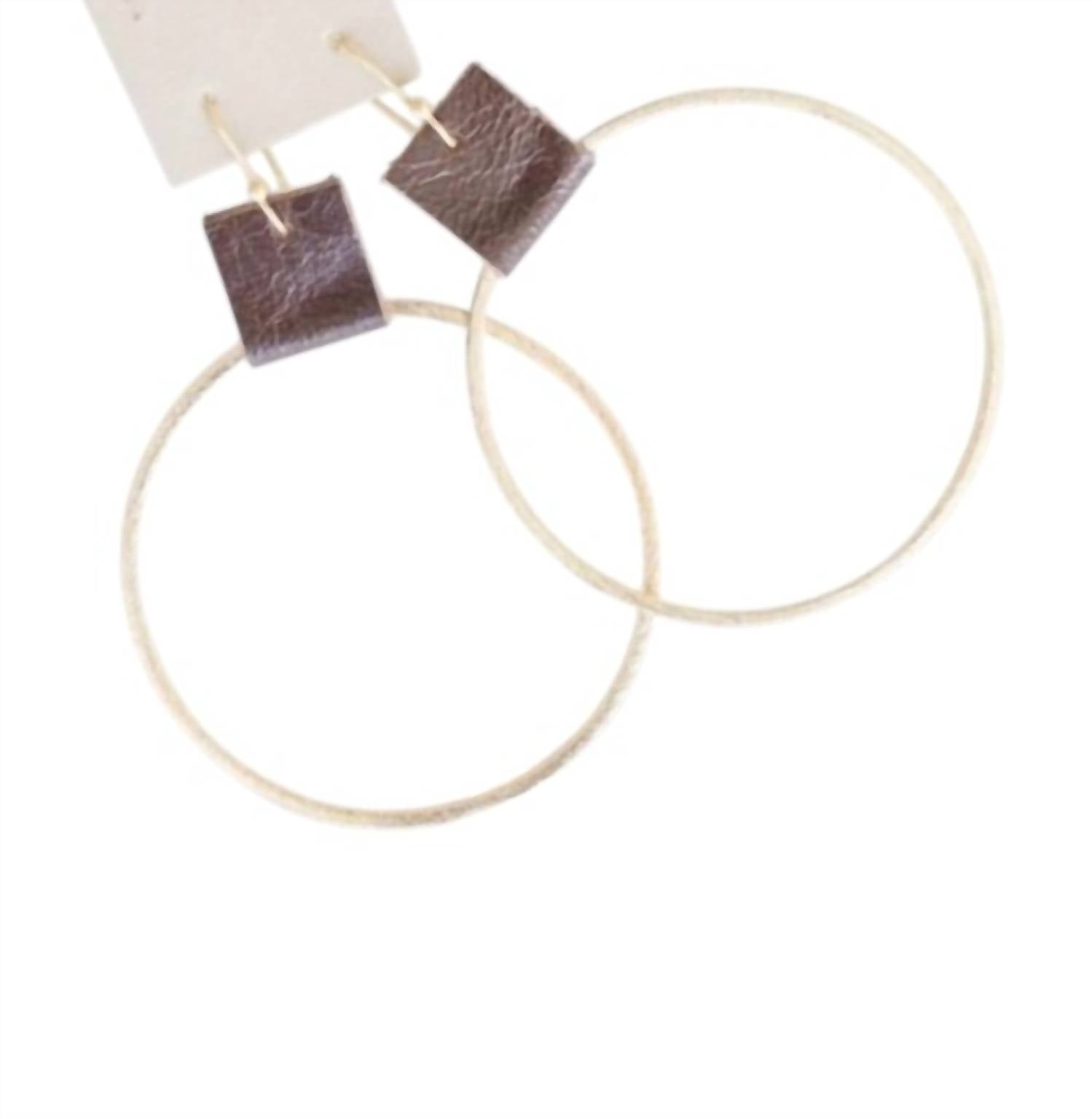 Leslie Curtis - Women's Round Earrings